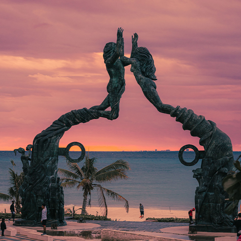 Monumento del Portal Maya de Playa del Carmen.